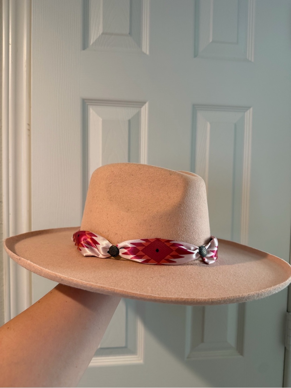 Neutral Wide-Brim Felt Hat with Pink and Red Aztec Band